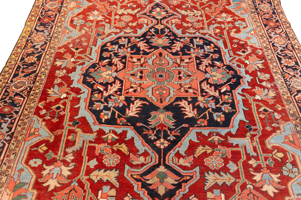 Classic Central Medallion Heriz Rug. 91 x 144 in. image 3