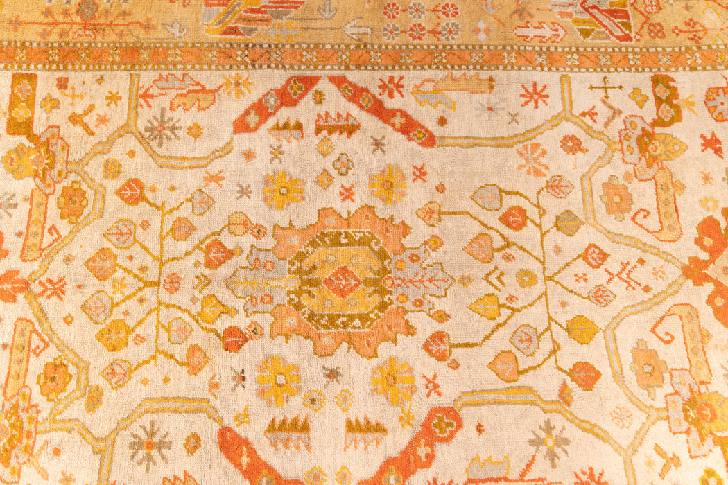 Light Tones Gold and Ivory Oushak Rug. 79 x 116 in. image 3