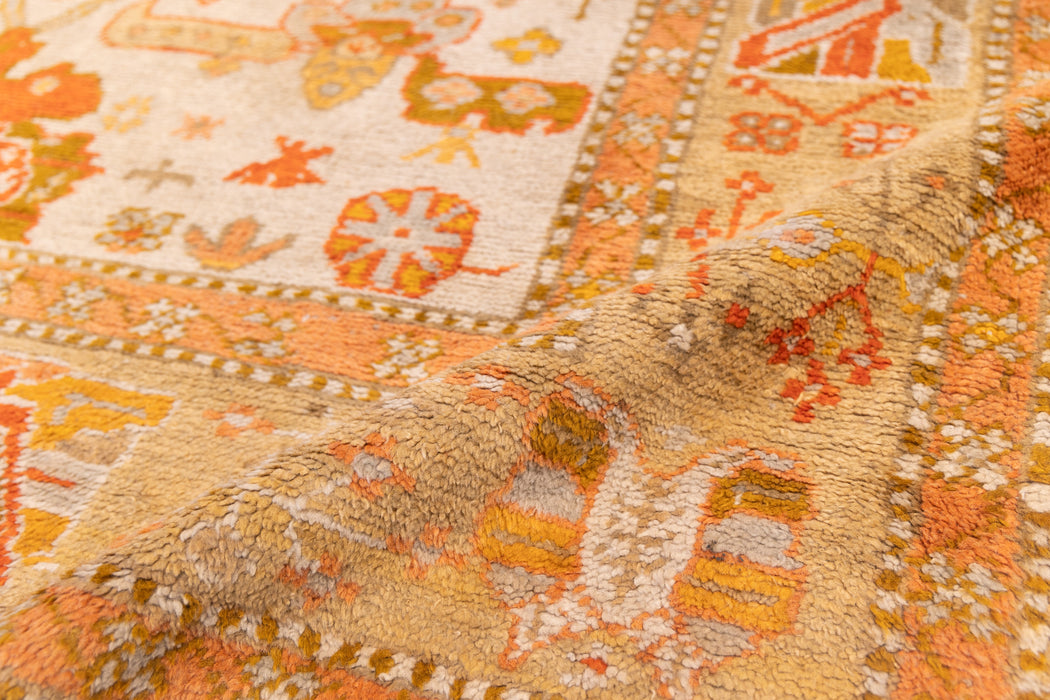 Light Tones Gold and Ivory Oushak Rug. 79 x 116 in. image 2