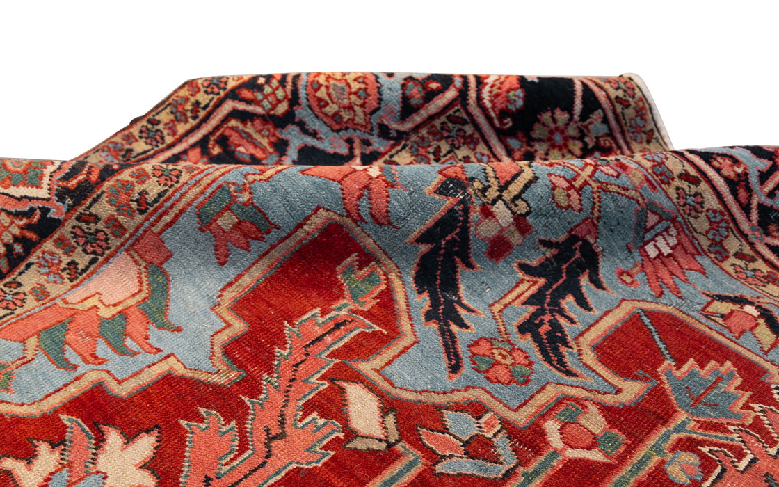 Classic Central Medallion Heriz Rug. 91 x 144 in. image 7
