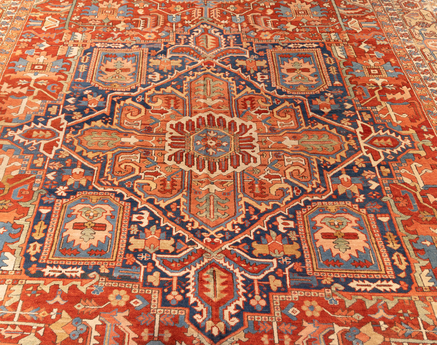 Bold Central Medallion Heriz Rug. 135 x 200 in. image 2